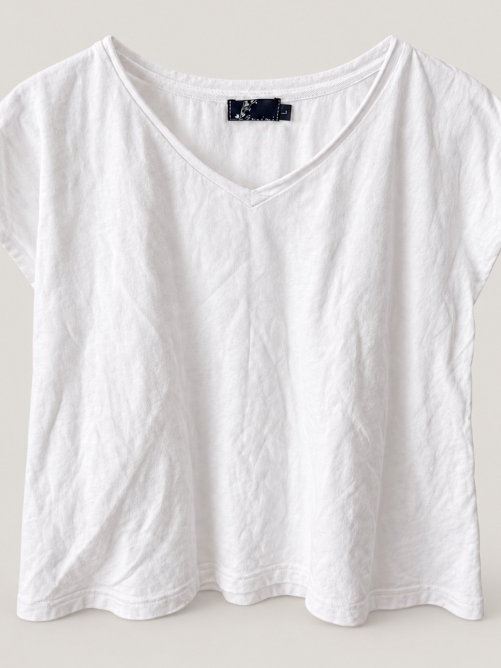 Fenini White V-Neck Cap Sleeve Top | Size L